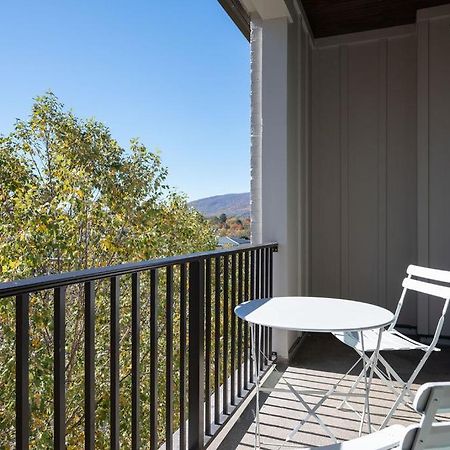 Piedmont Place Suite 402 Modern Apartment In Heart Of Crozet Экстерьер фото