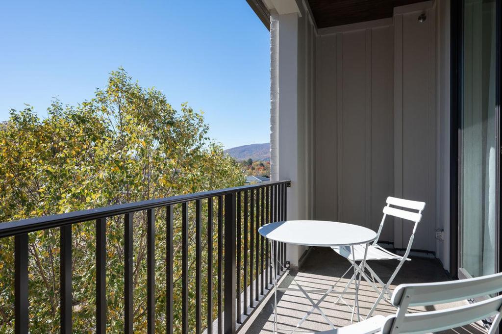 Piedmont Place Suite 402 Modern Apartment In Heart Of Crozet Экстерьер фото