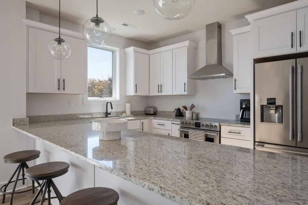 Piedmont Place Suite 402 Modern Apartment In Heart Of Crozet Экстерьер фото